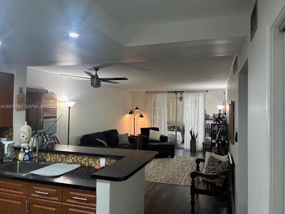 500 NE 12th Ave # 704, Hallandale Beach, FL 33009 — zdjęcie 4