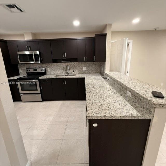 19229 E Lake Dr, Hialeah, FL 33015 — zdjęcie 3
