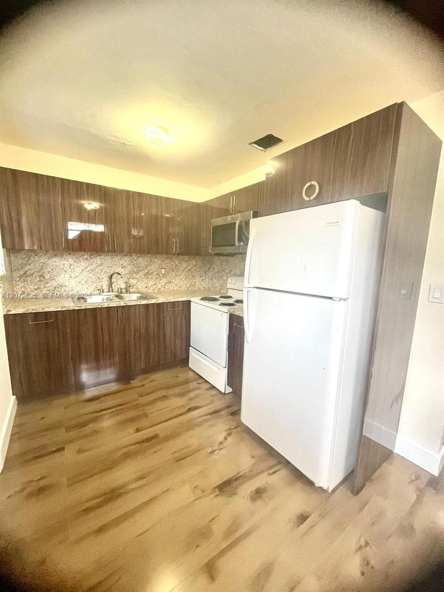 15350 NE 14th Ct, North Miami Beach, FL 33162 — zdjęcie 3