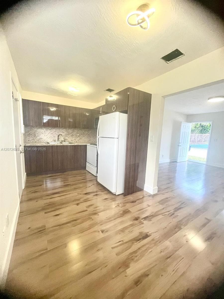 15350 NE 14th Ct, North Miami Beach, FL 33162 — zdjęcie 4