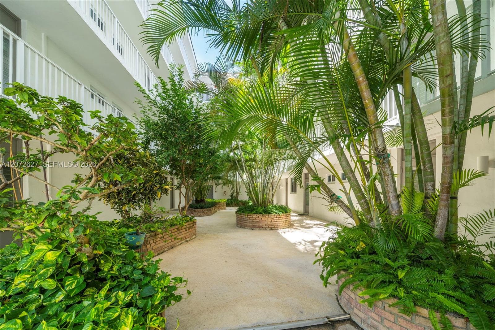 1670 Bay Rd # 4B, Miami Beach, FL 33139 — zdjęcie 2