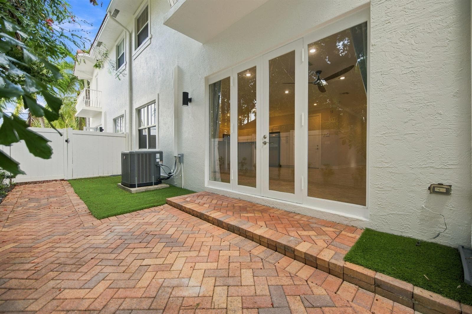3434 NE 13TH Avenue, Oakland Park, FL 33334 — zdjęcie 3