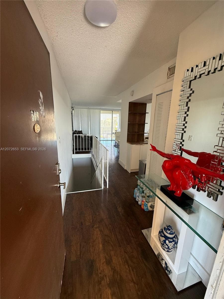 9220 Fontainebleau Blvd # 508, Miami, FL 33172