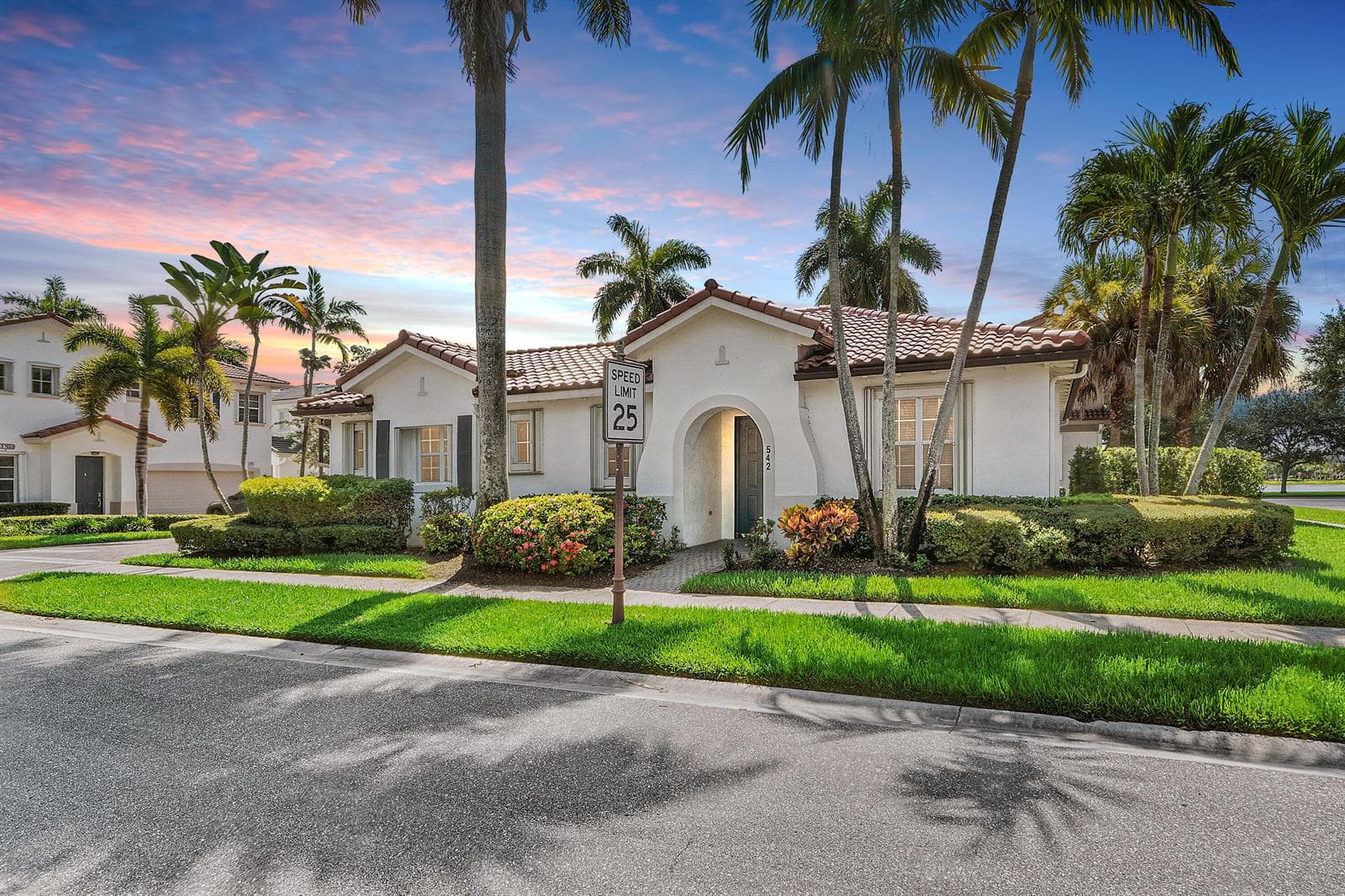 542 TOMAHAWK Court, Palm Beach Gardens, FL 33410 — zdjęcie 3