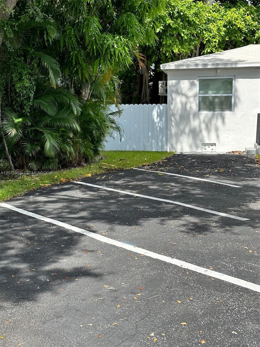 12906 NE 6th Ave # 6, North Miami, FL 33161 — zdjęcie 2