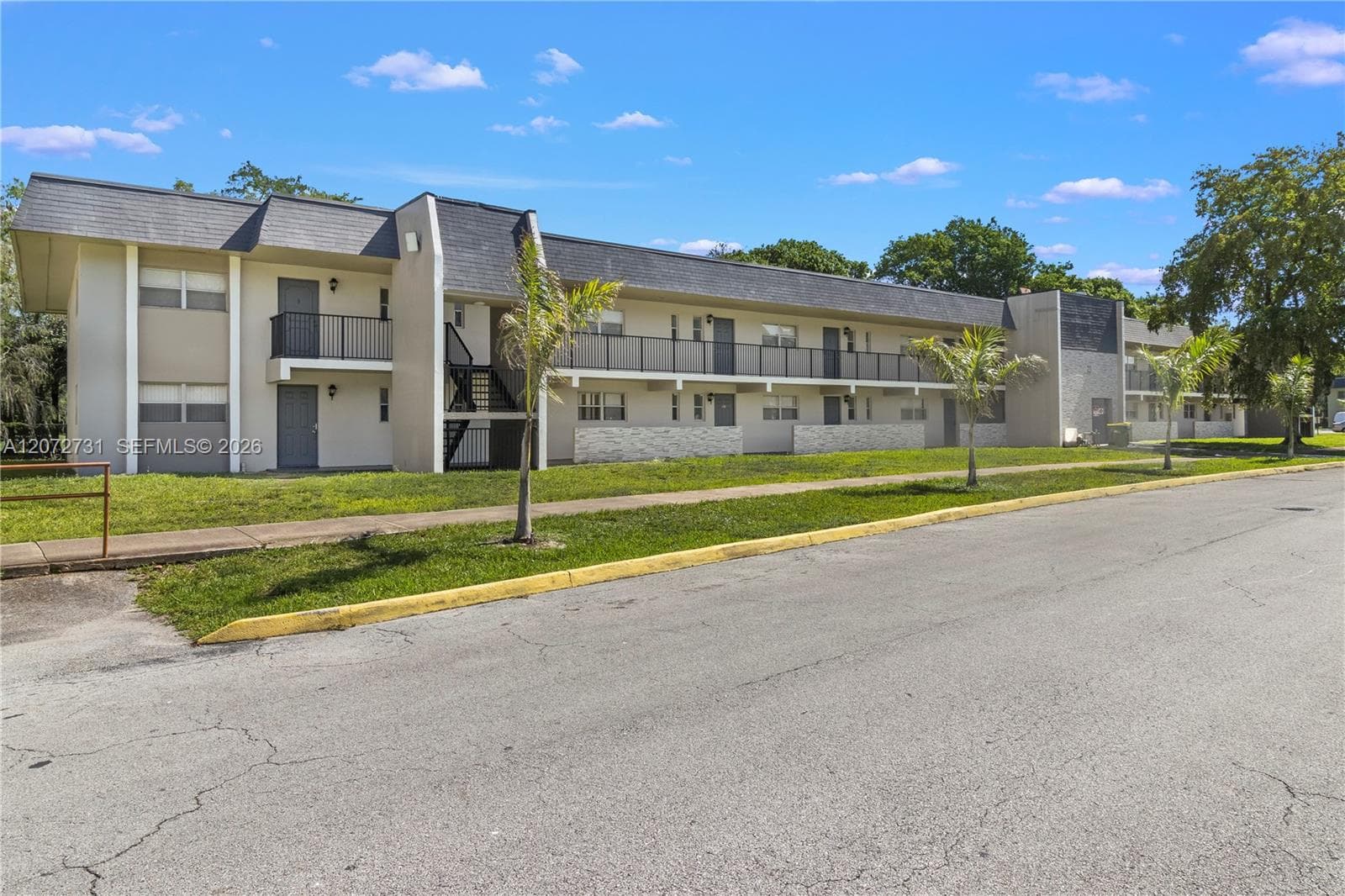 7925 Fairview Dr # 105, Tamarac, FL 33321