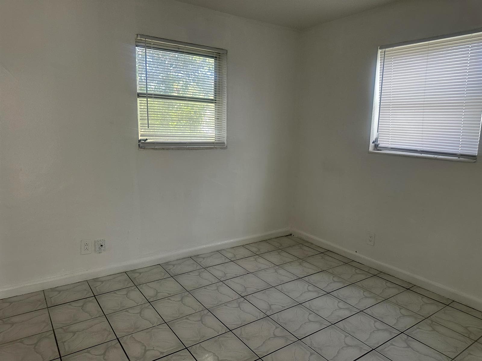 4120 NW 39TH Avenue, Lauderdale Lakes, FL 33309 — zdjęcie 5
