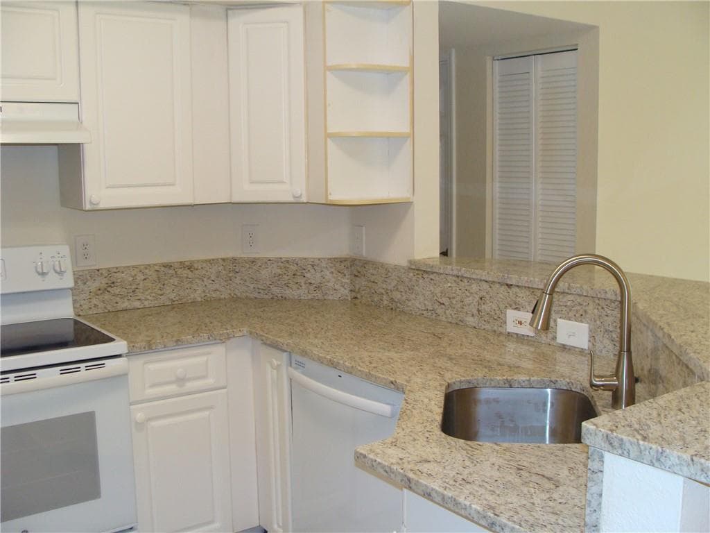 4245 S 57TH Avenue # 104W, FL 33463 — zdjęcie 4