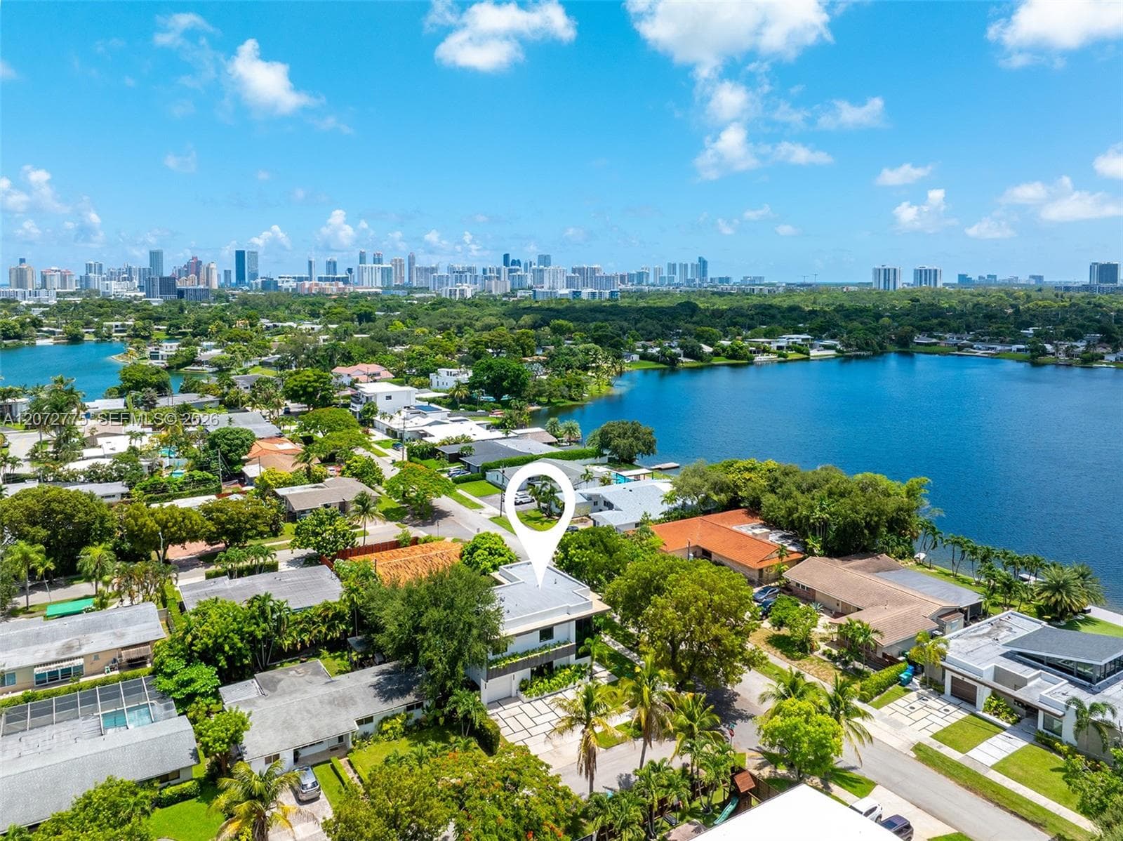 1875 NE 193rd St, Miami, FL 33179 — zdjęcie 2