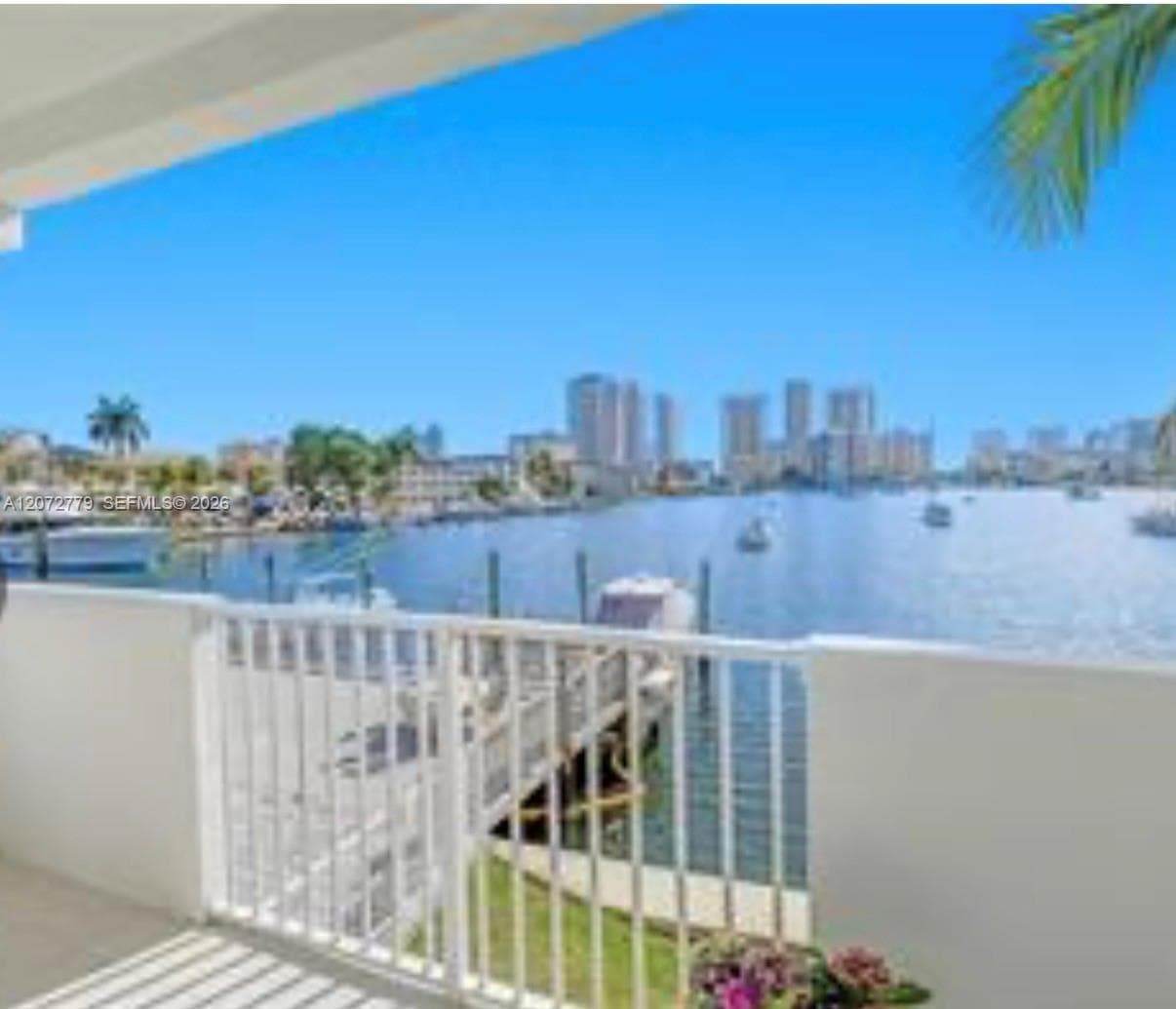 462 Golden Isles Dr # 305, Hallandale Beach, FL 33009 — zdjęcie 2