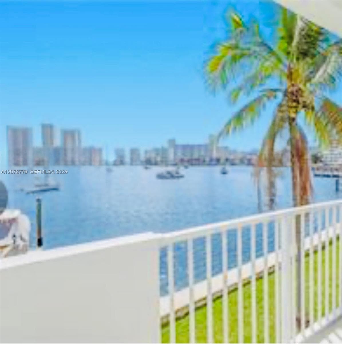 462 Golden Isles Dr # 305, Hallandale Beach, FL 33009 — zdjęcie 3