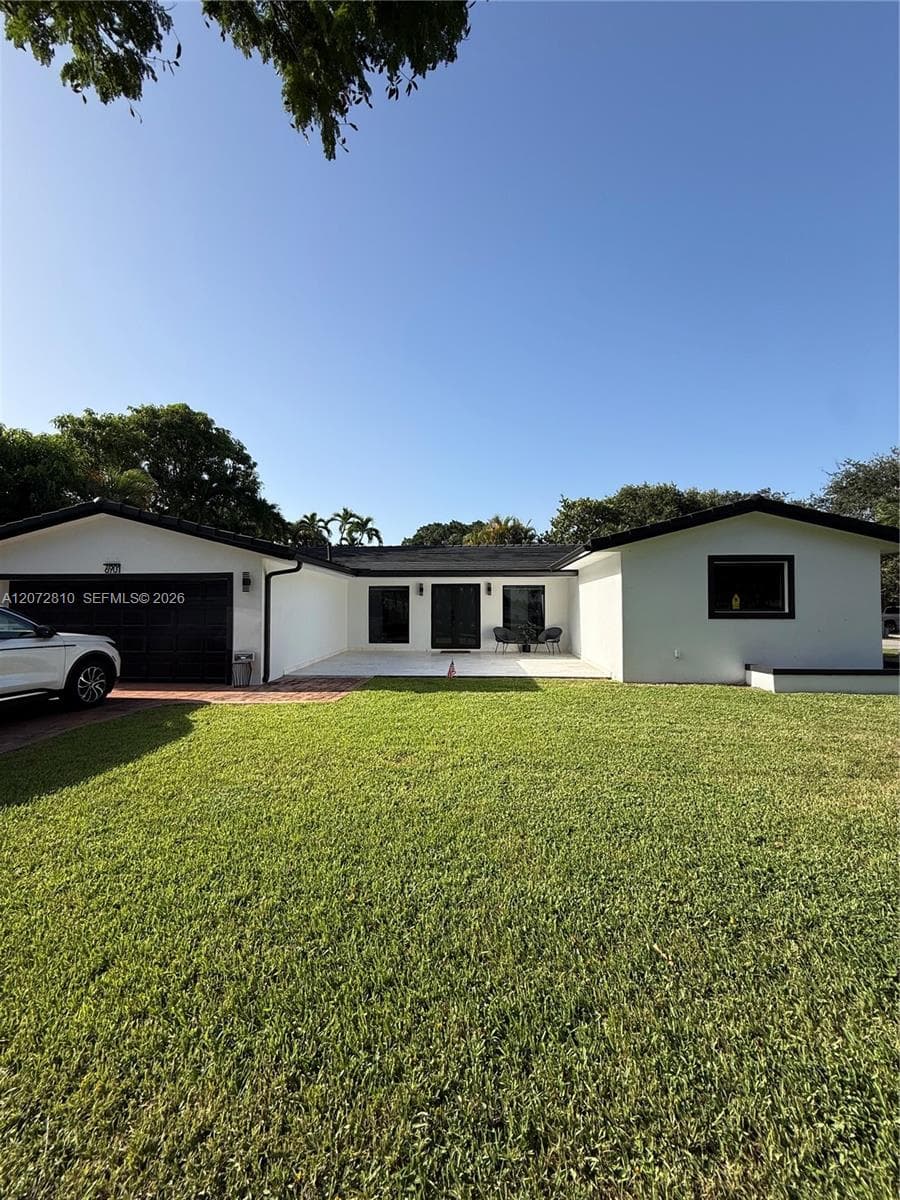 6901 S Miami Lakeway S, Miami Lakes, FL 33014