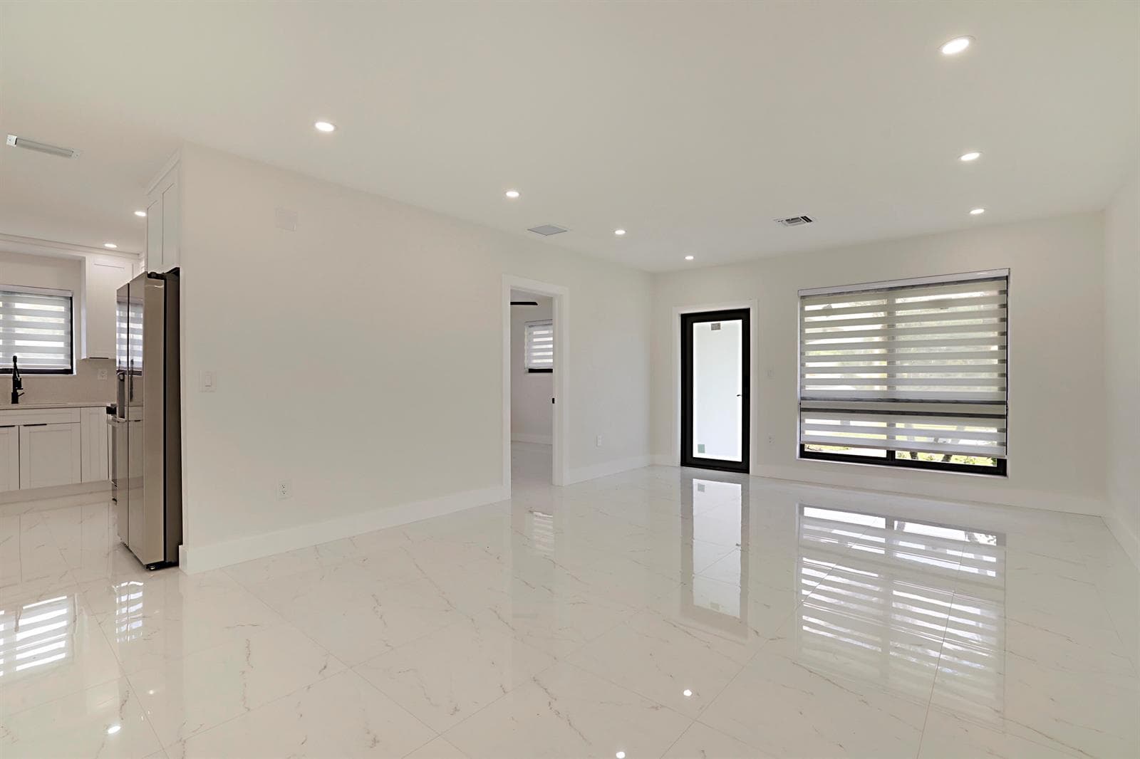 421 FONTANA Drive, Palm Springs, FL 33461