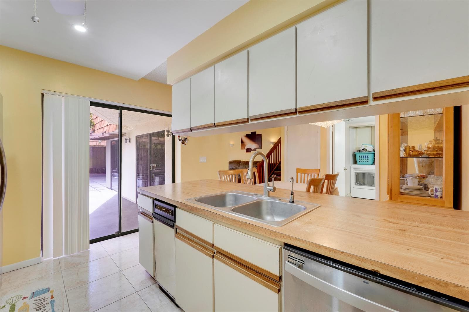 8389 N Coral Circle, North Lauderdale, FL 33068 — zdjęcie 5