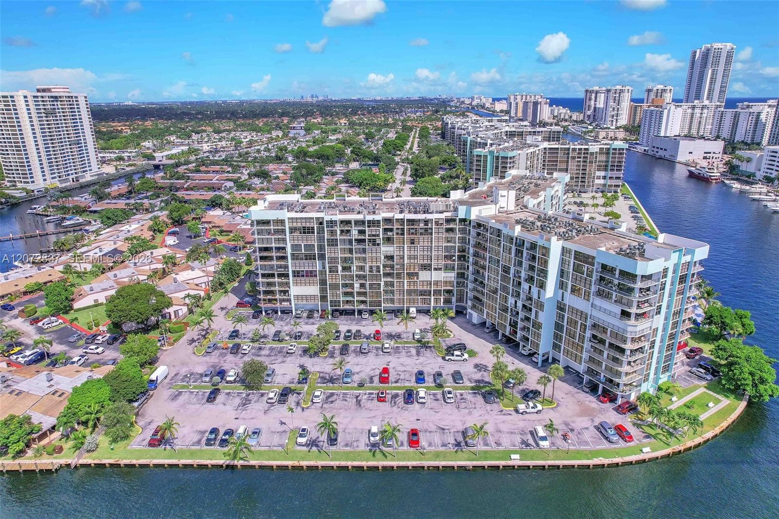 200 Leslie Dr # 818, Hallandale Beach, FL 33009 — zdjęcie 2