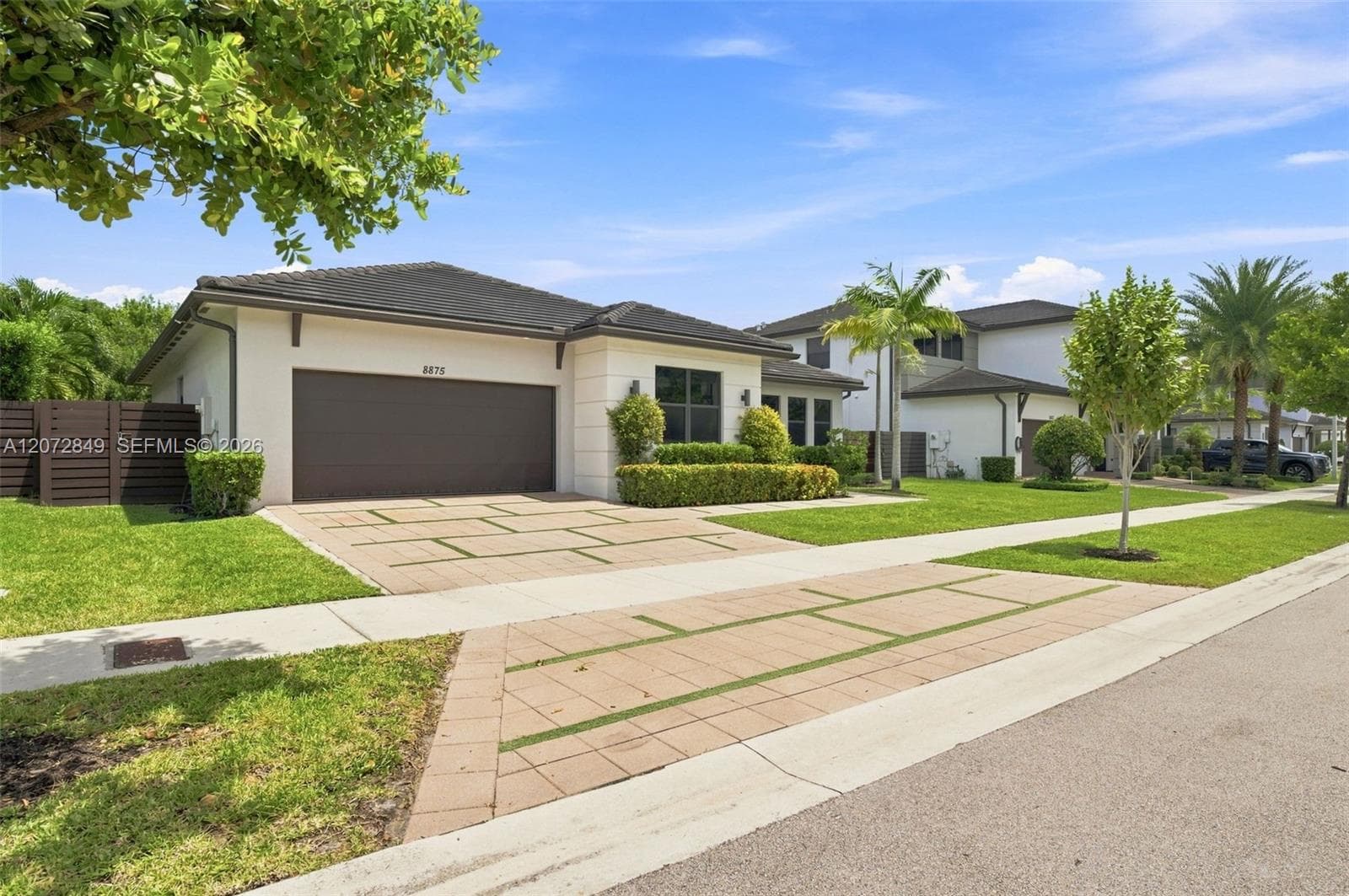 8875 NW 161st Ter, Miami Lakes, FL 33018 — zdjęcie 2