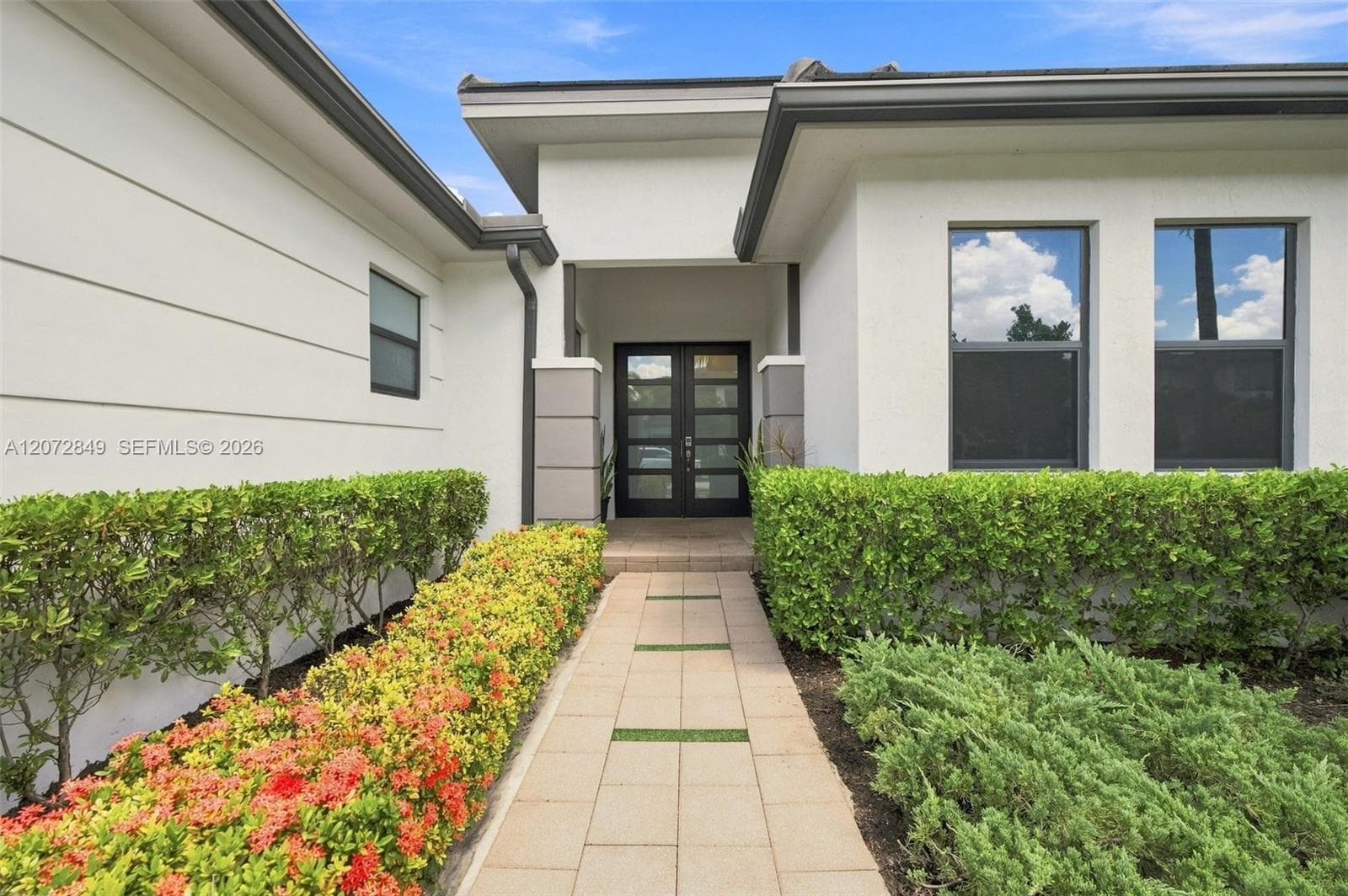 8875 NW 161st Ter, Miami Lakes, FL 33018 — zdjęcie 3