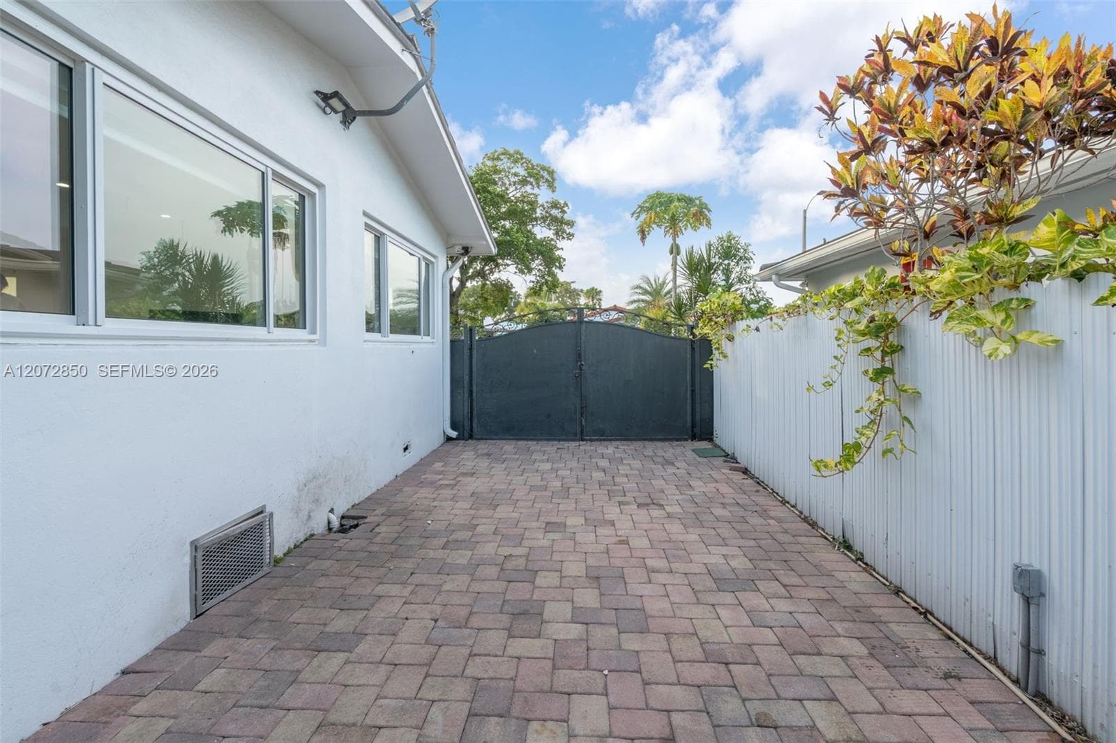 5330 SW 7th St, Miami, FL 33134 — zdjęcie 4