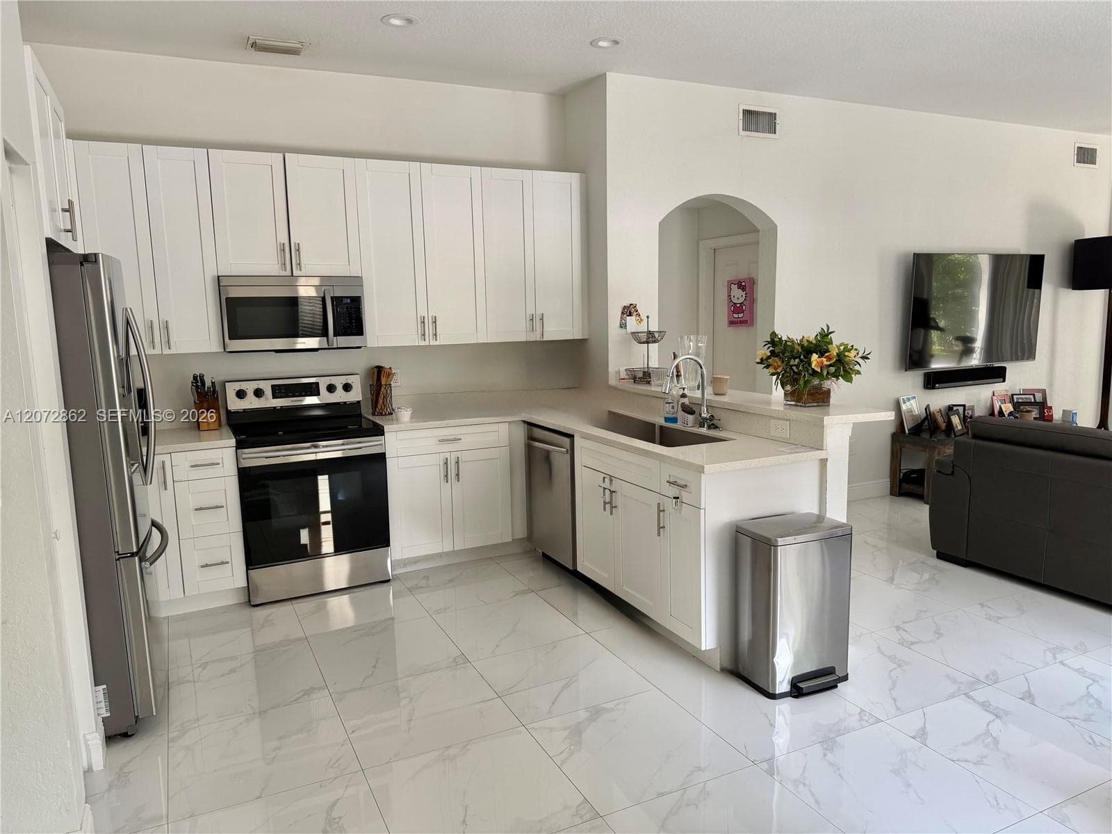 16747 NW 10th St, Pembroke Pines, FL 33028 — zdjęcie 2
