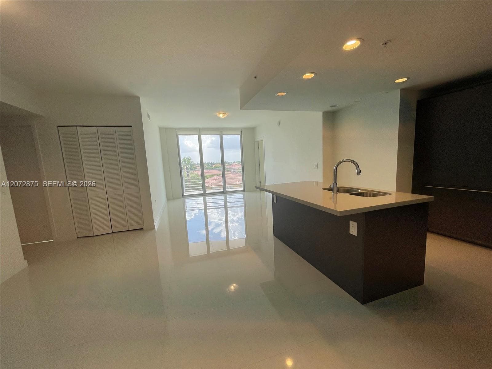 7875 NW 107th Ave # 409, Doral, FL 33178 — zdjęcie 2