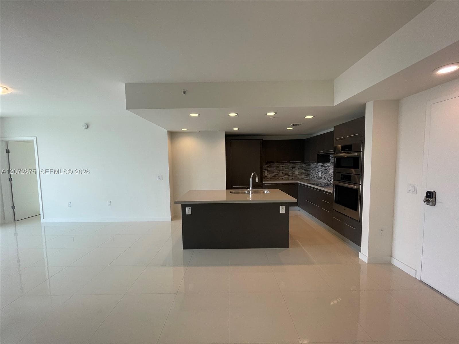 7875 NW 107th Ave # 409, Doral, FL 33178 — zdjęcie 5