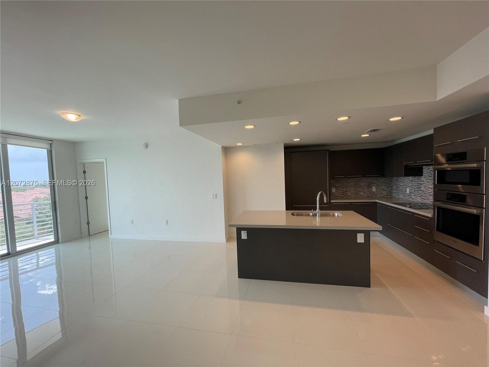 7875 NW 107th Ave # 409, Doral, FL 33178 — zdjęcie 4