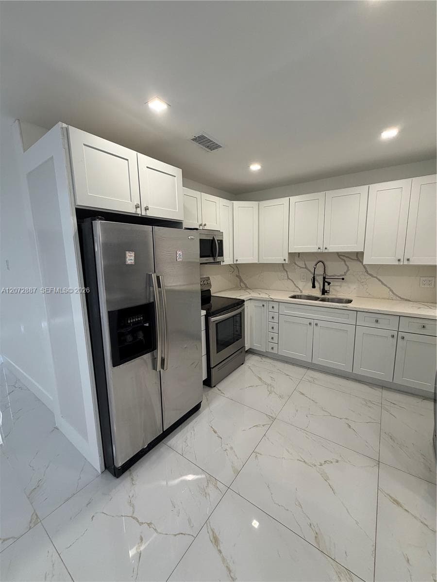 6480 W 13th Ave # NA, Hialeah, FL 33012 — zdjęcie 5