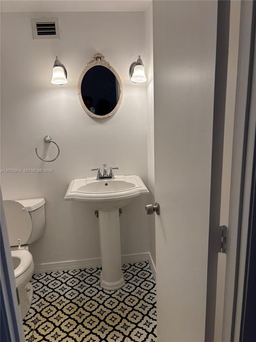 801 Three Islands Blvd # 301, Hallandale Beach, FL 33009
