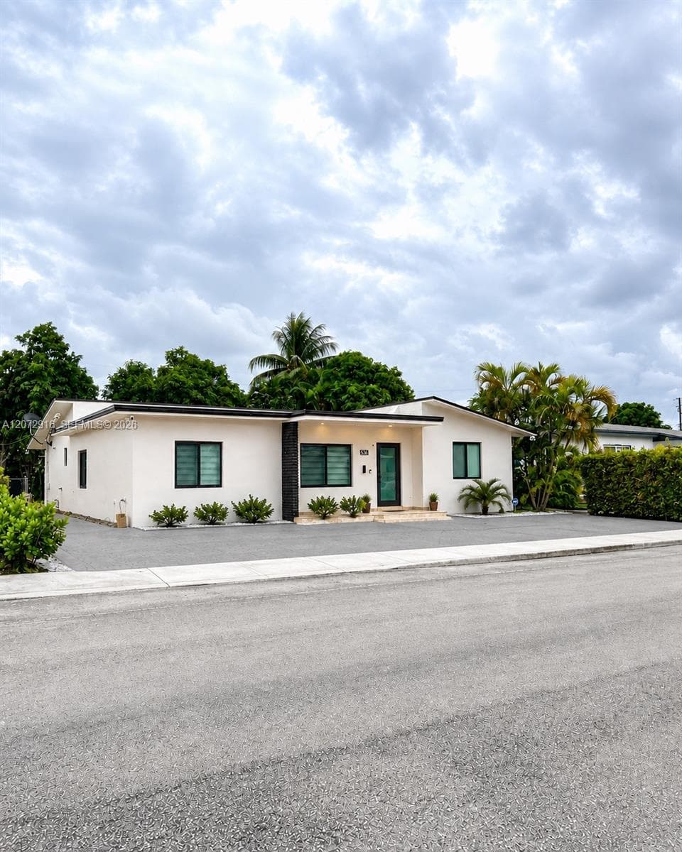 530 E 56th St # 530, Hialeah, FL 33013