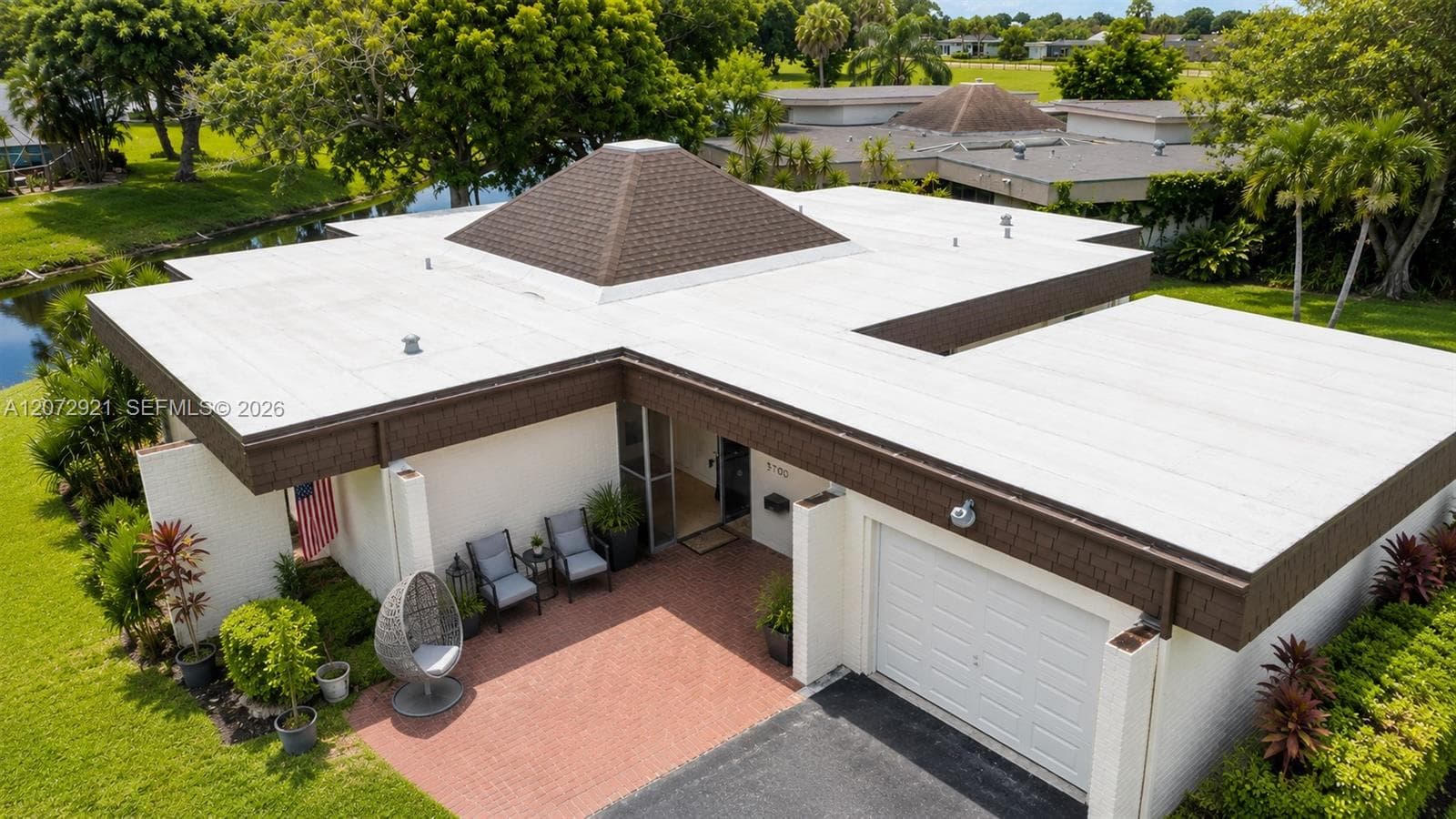 5700 White Hickory Cir, Tamarac, FL 33319 — zdjęcie 2