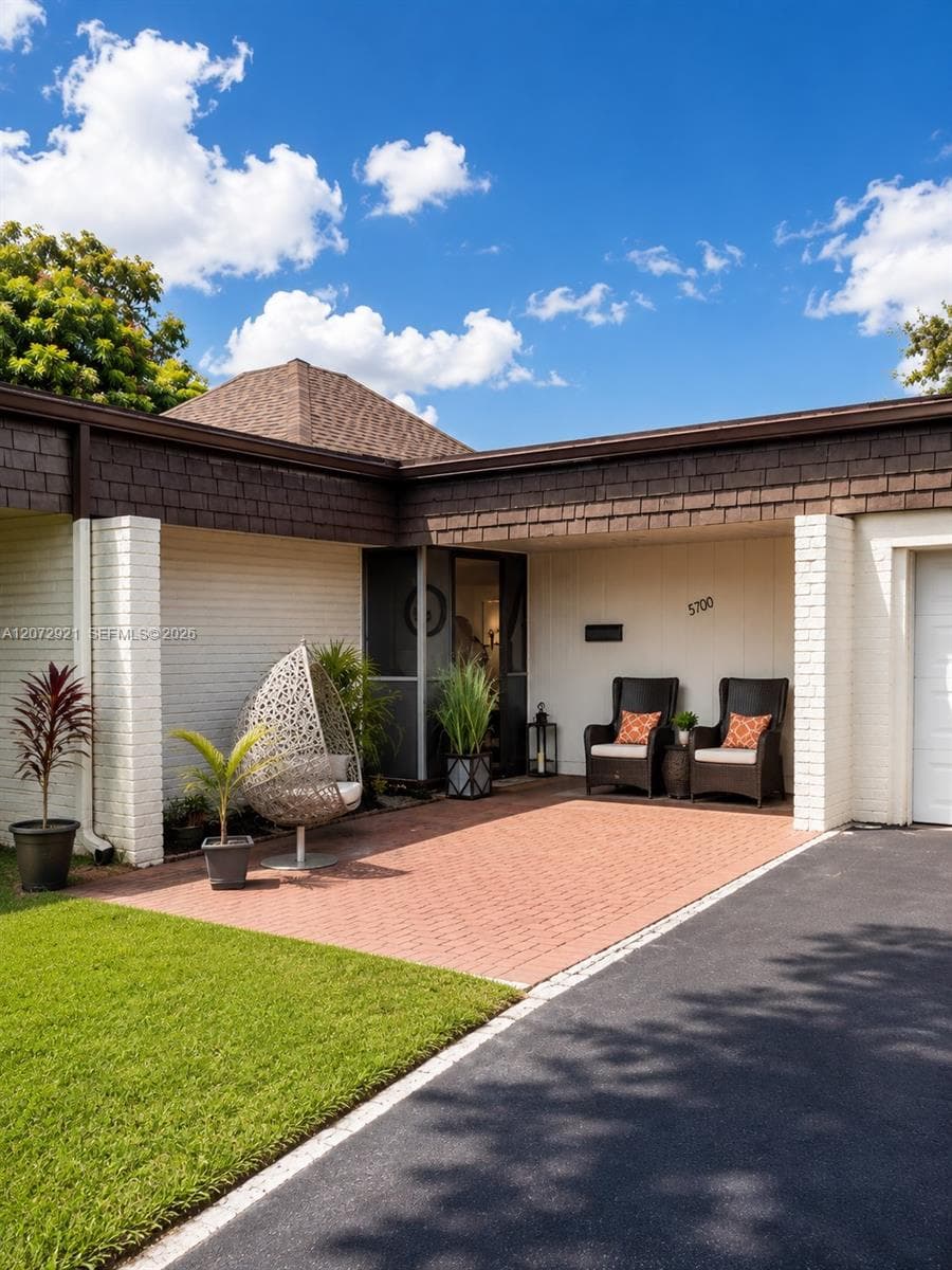 5700 White Hickory Cir, Tamarac, FL 33319 — zdjęcie 4