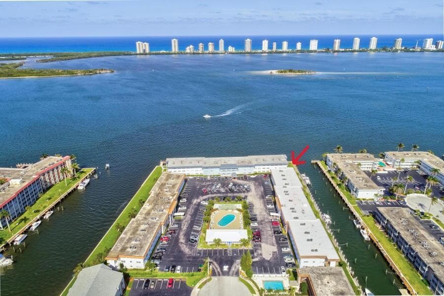 110 SHORE Court # 201, North Palm Beach, FL 33408 — zdjęcie 2
