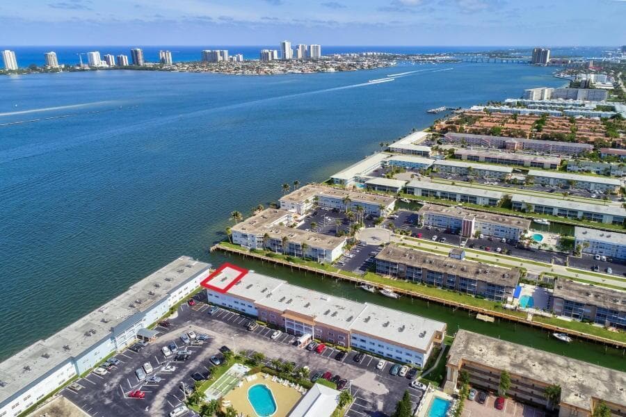 110 SHORE Court # 201, North Palm Beach, FL 33408 — zdjęcie 3