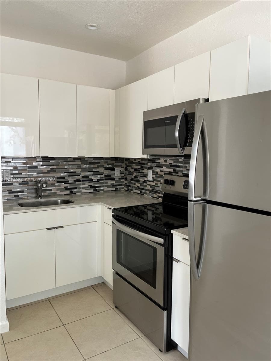 6331 NE 4th Ct # 1, Miami, FL 33138 — zdjęcie 4