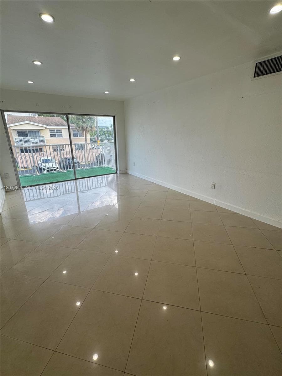 4530 NW 79th Ave # 2D, Doral, FL 33166