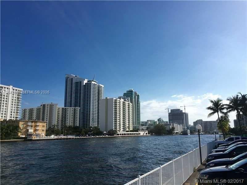 1000 Parkview Dr # 216, Hallandale Beach, FL 33009