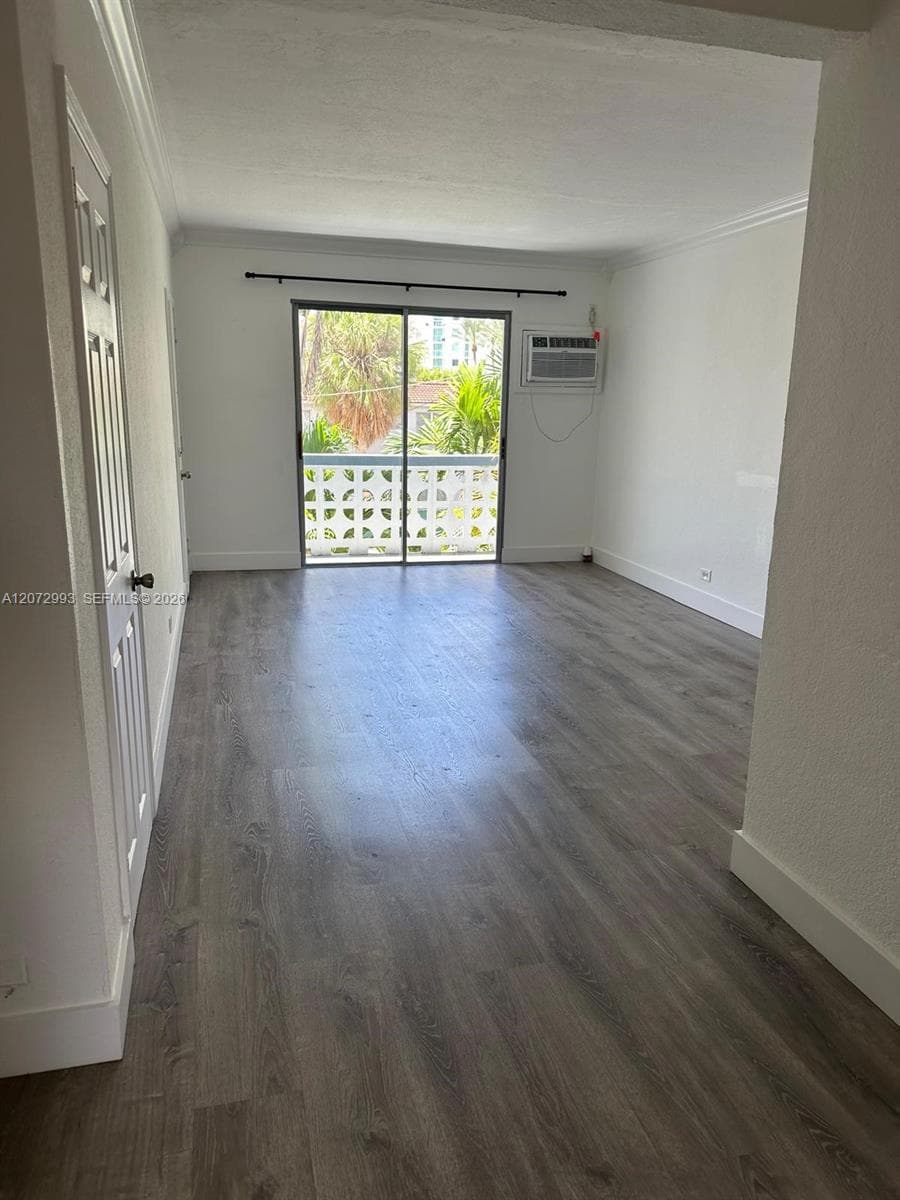 6805 Abbott Ave # 8, Miami Beach, FL 33141 — zdjęcie 2