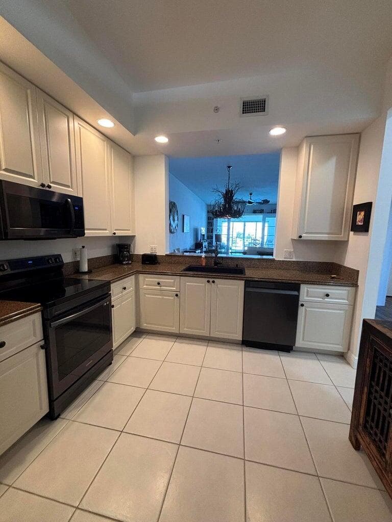 12 HARBOUR ISLE Drive W # 306, Fort Pierce, FL 34949 — zdjęcie 2