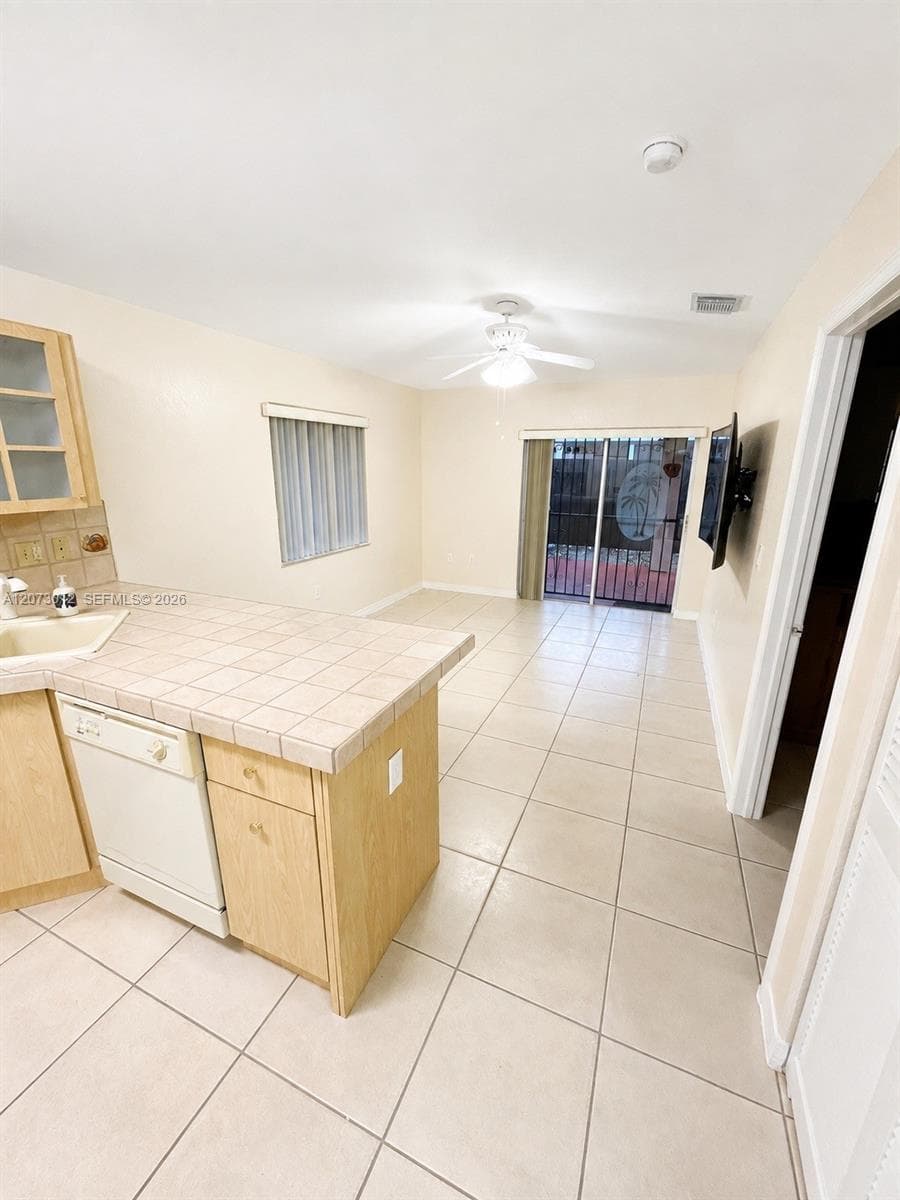 9999 NW 126th Ter # HOUSE, Hialeah Gardens, FL 33018 — zdjęcie 4