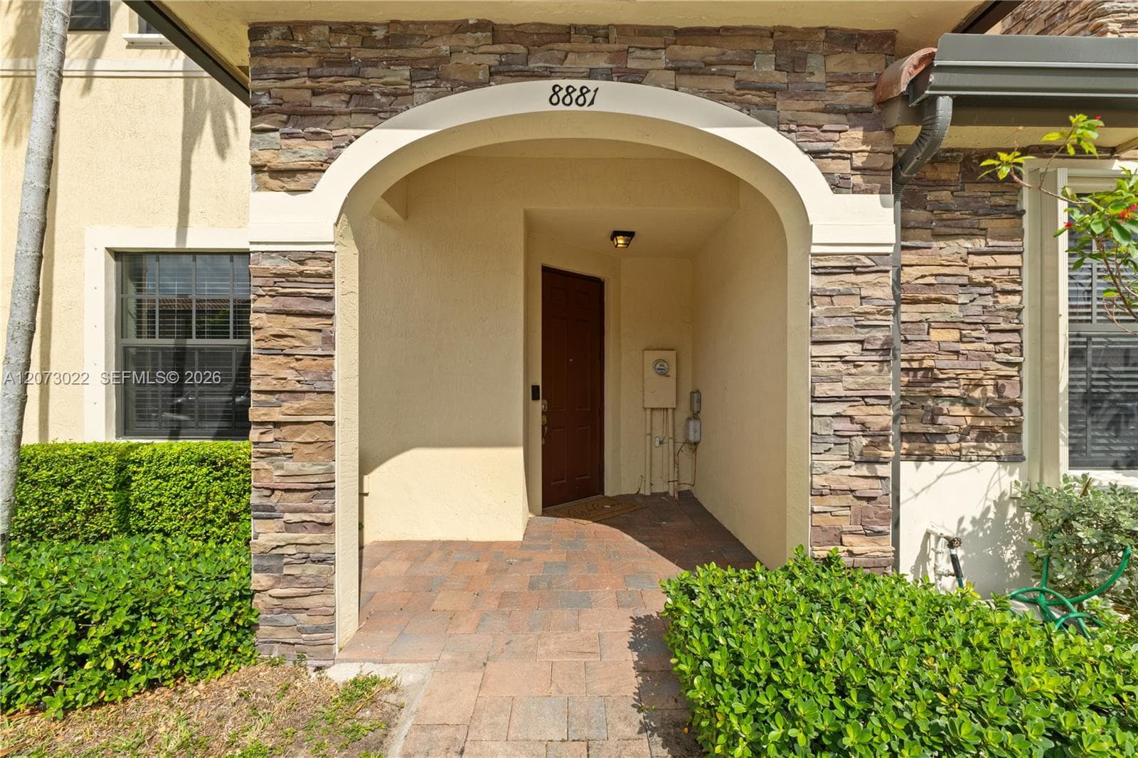 8881 W 35th Ln, Hialeah, FL 33018 — zdjęcie 3