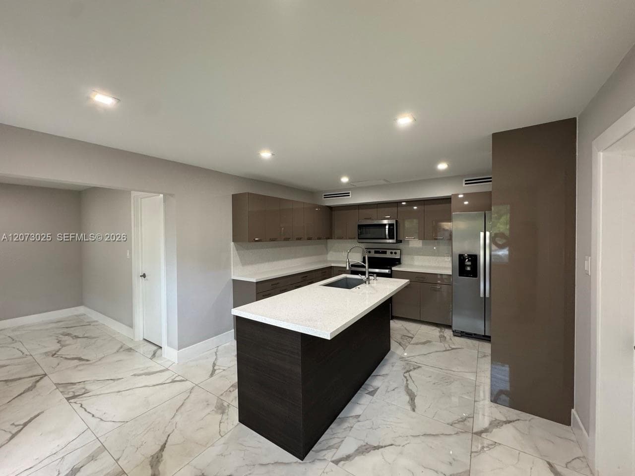 15011 Coconut Ct # 15011, Miami Lakes, FL 33014 — zdjęcie 4