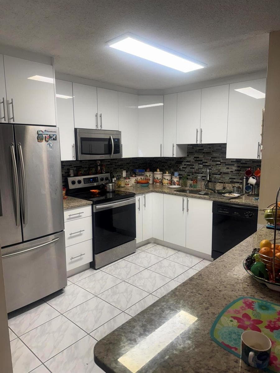 3526 LA PALMAS Court # A-1, FL 33463 — zdjęcie 5