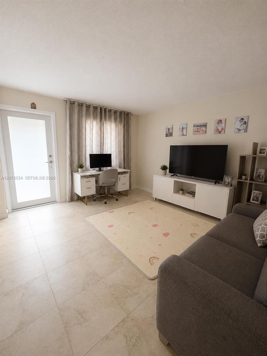 421 NE 1st St # 217, Hallandale Beach, FL 33009