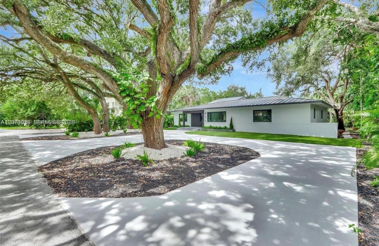 835 NE 120th St, Biscayne Park, FL 33161 — zdjęcie 3