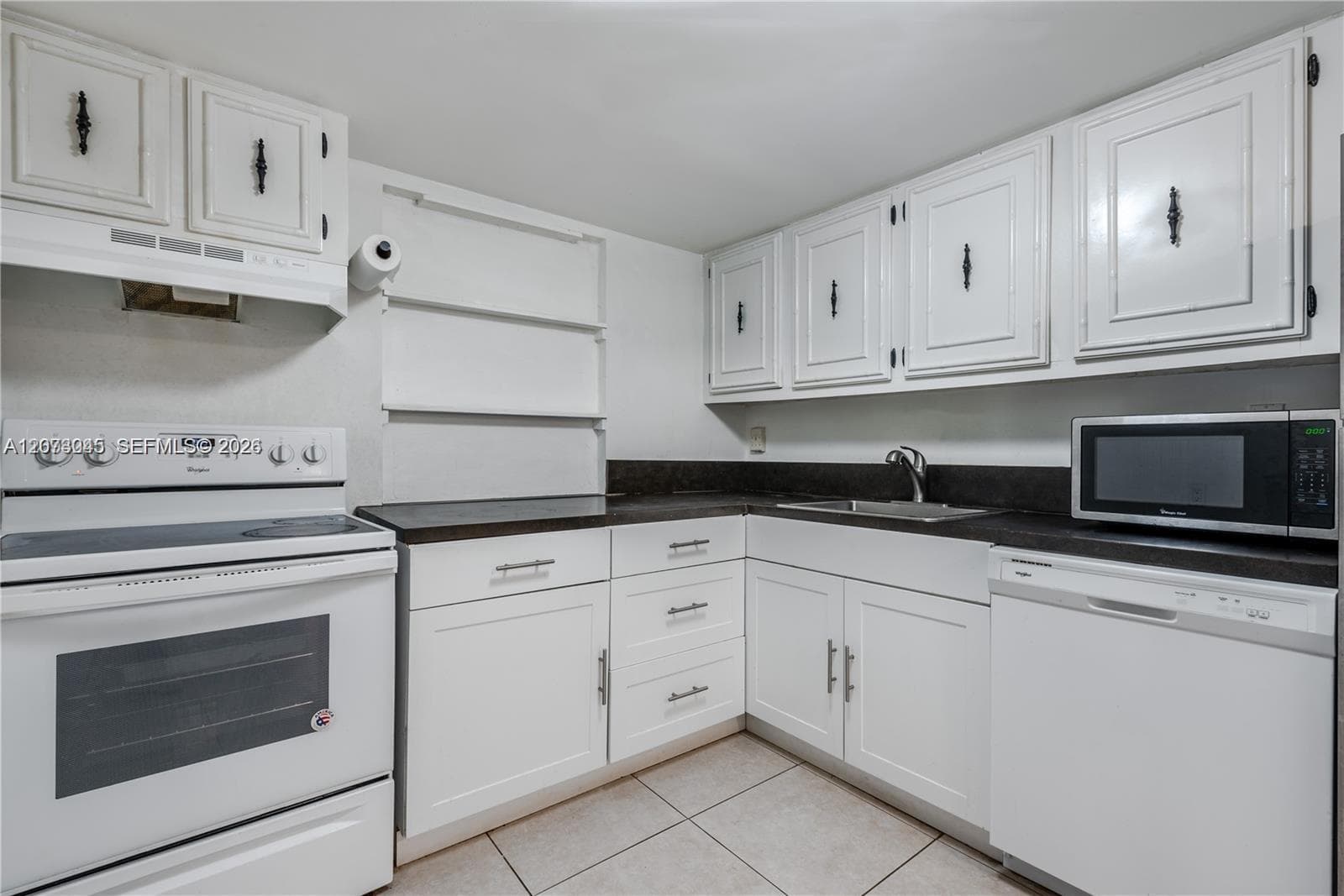 2000 Atlantic Shores Blvd # 107, Hallandale Beach, FL 33009 — zdjęcie 3