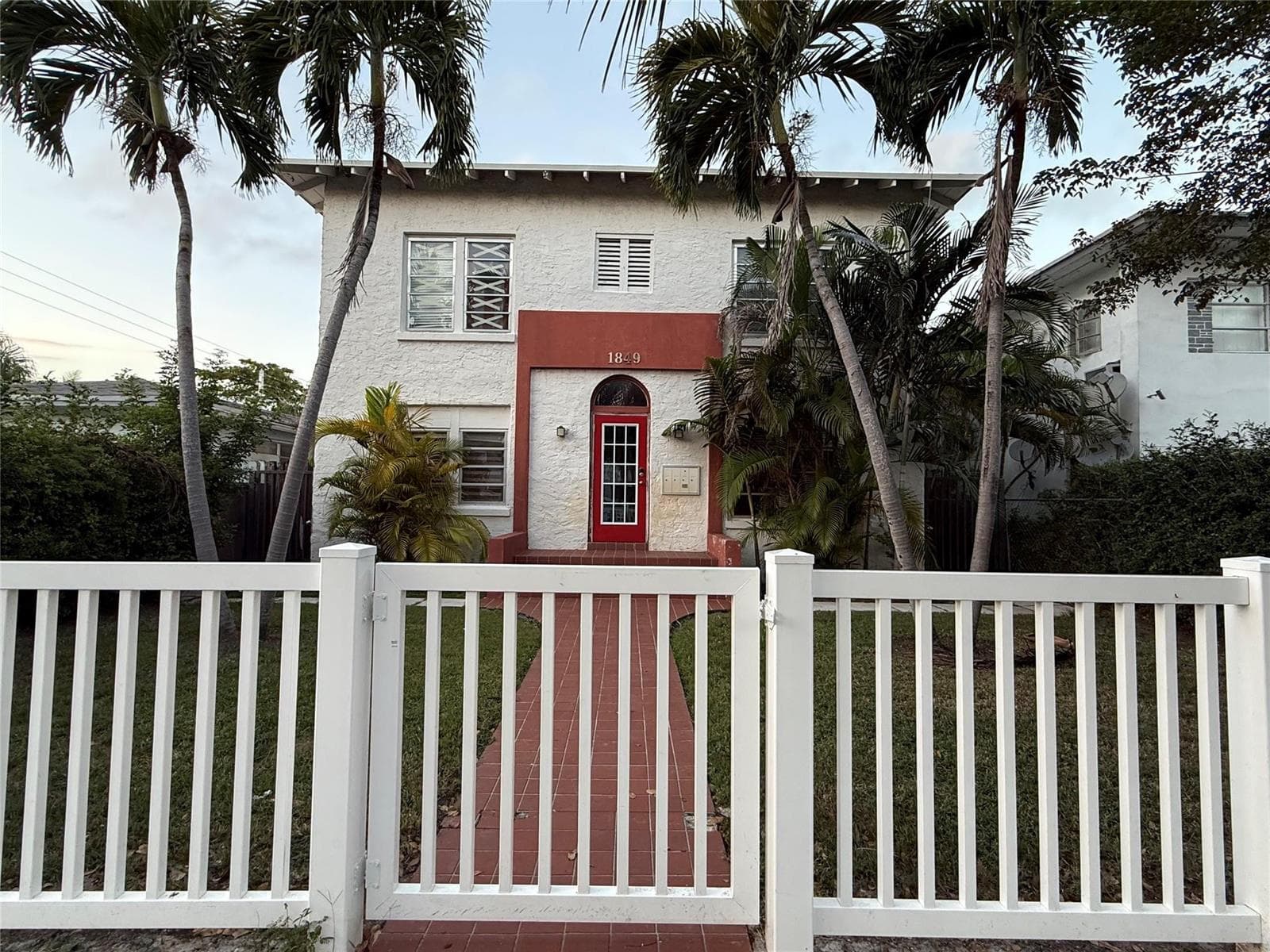 1849 Dewey Street # 2, Hollywood, FL 33020 — zdjęcie 2
