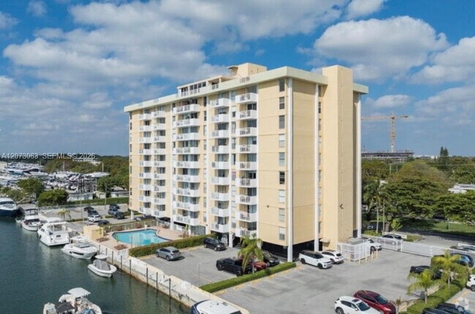 2000 NE 135th St # 405, North Miami, FL 33181