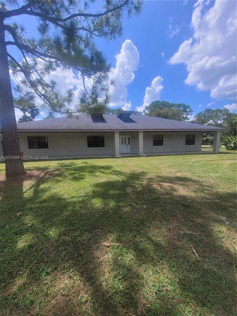 7261 140th Ave N, West Palm Beach, FL 33412