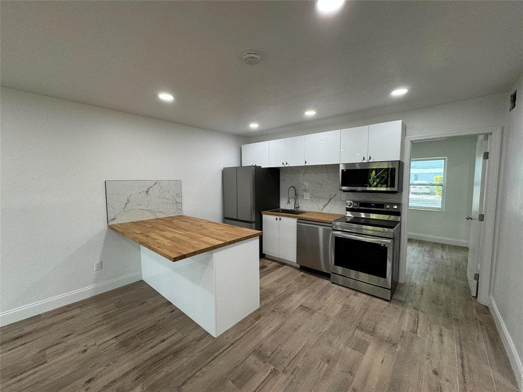 2200 NE 173RD Street # 4, North Miami Beach, FL 33160