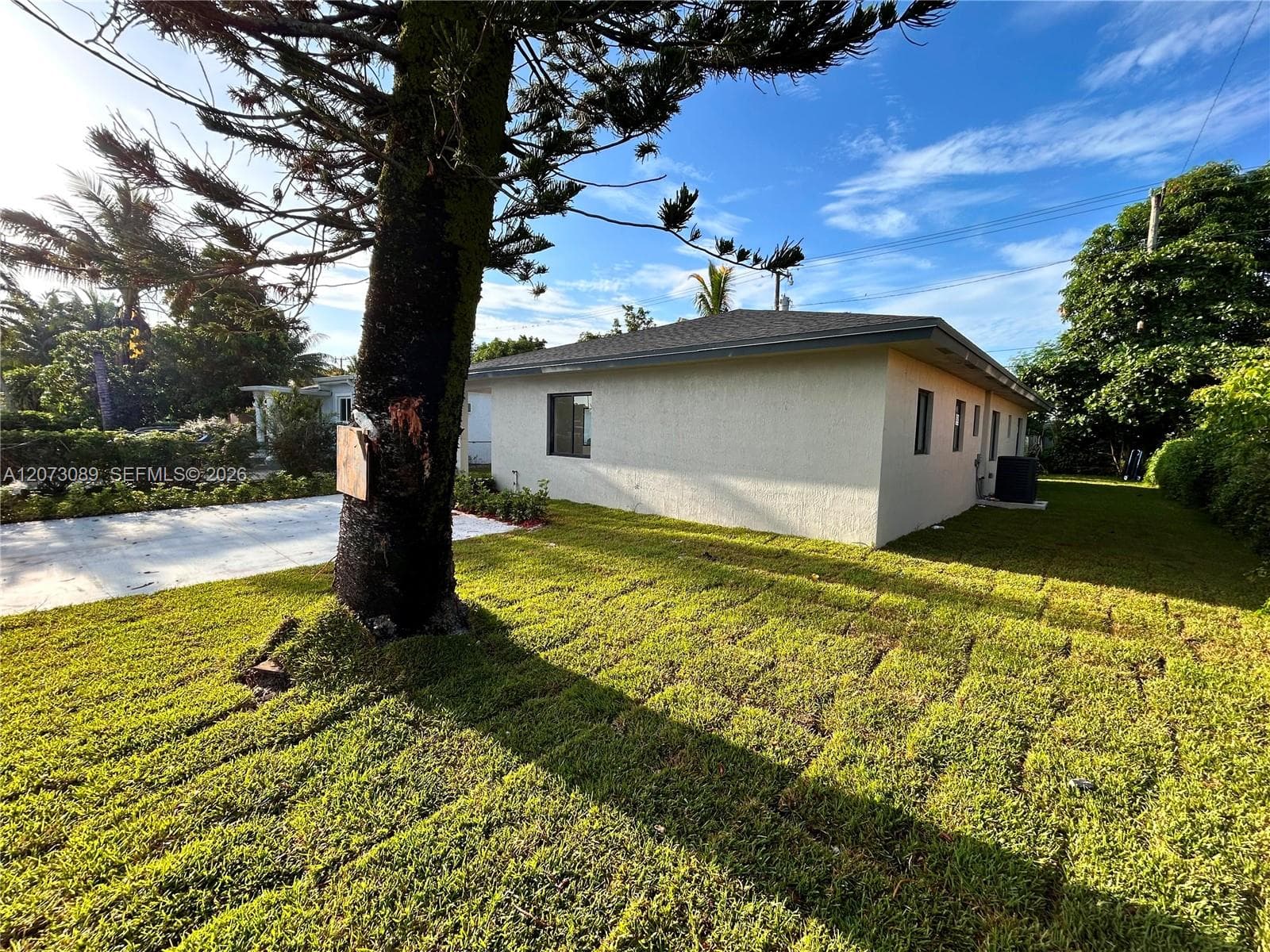 2950 NW 93 ST, Miami, FL 33147 — zdjęcie 3